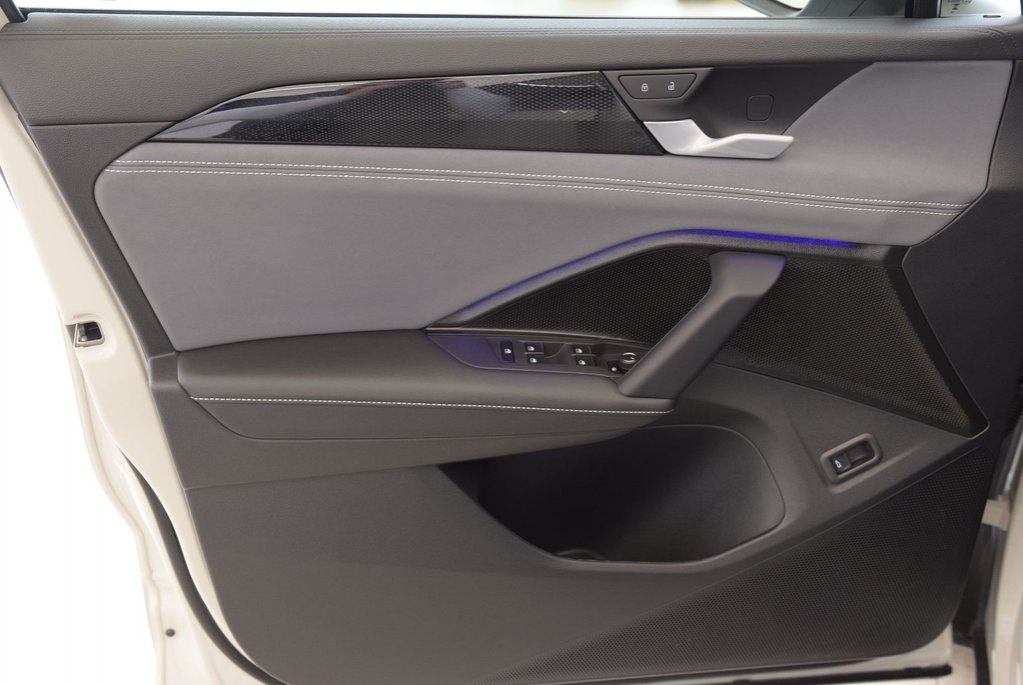 Volkswagen Tiguan COMFORTLINE+BLACK PACKAGE 2025 à Laval, Québec - 19 - w1024h768px