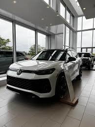 2025 Volkswagen Tiguan COMFORTLINE+BLACK PACKAGE in Laval, Quebec - 1 - w1024h768px