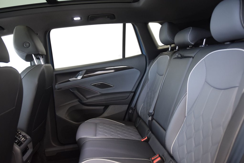 Volkswagen Tiguan HIGHLINE+R LINE+CUIR+TOIT 2025 à Laval, Québec - 23 - w1024h768px