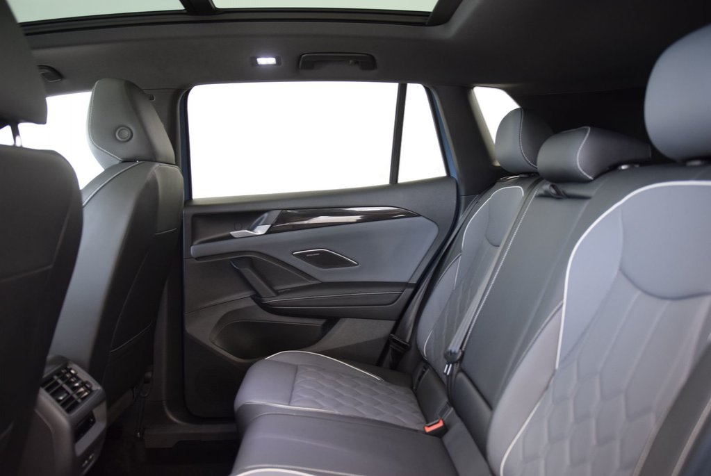 2025 Volkswagen Tiguan HIGHLINE+R LINE+TOIT+CUIR+ in Laval, Quebec - 22 - w1024h768px