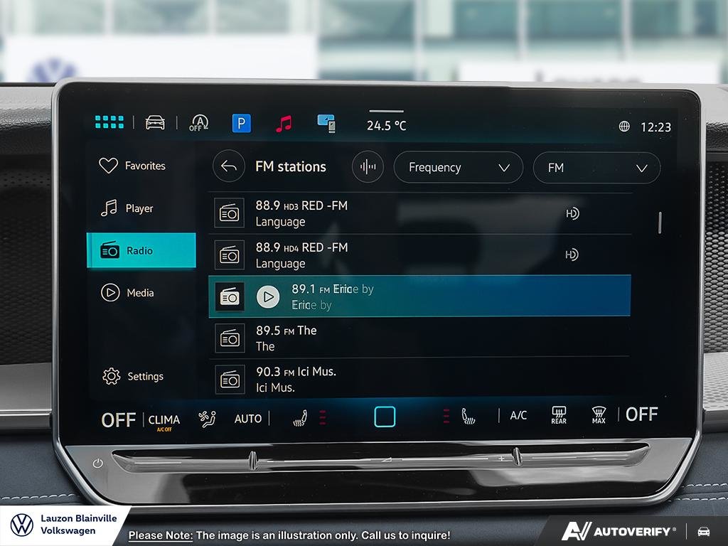 2026 Volkswagen Tiguan Comfortline R-Line Black Edition in Laval, Quebec - 14 - w1024h768px