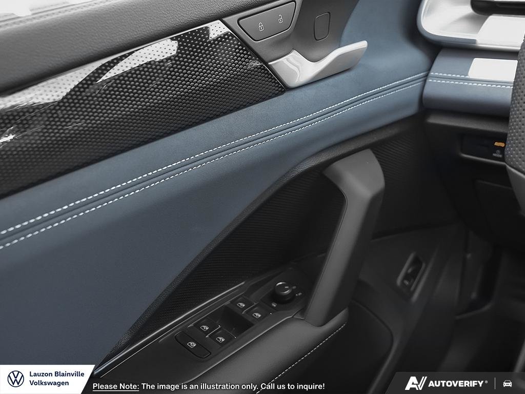 Volkswagen Tiguan Comfortline R-Line Black Edition 2026 à Laval, Québec - 12 - w1024h768px