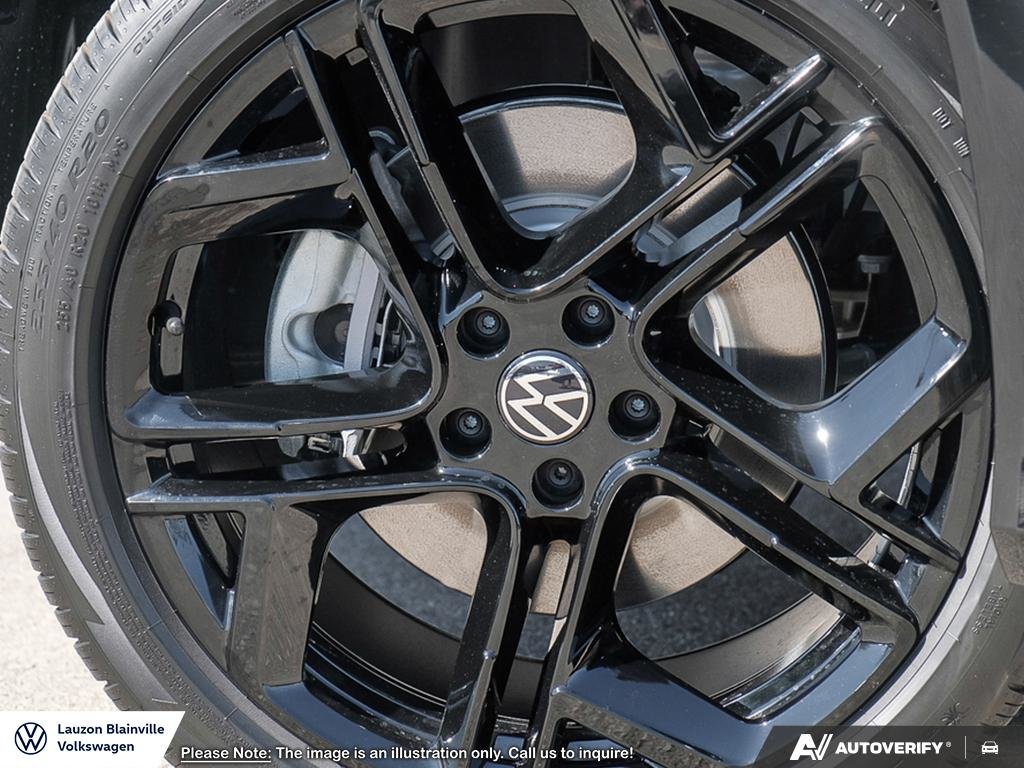 Volkswagen Tiguan Comfortline R-Line Black Edition 2026 à Laval, Québec - 7 - w1024h768px