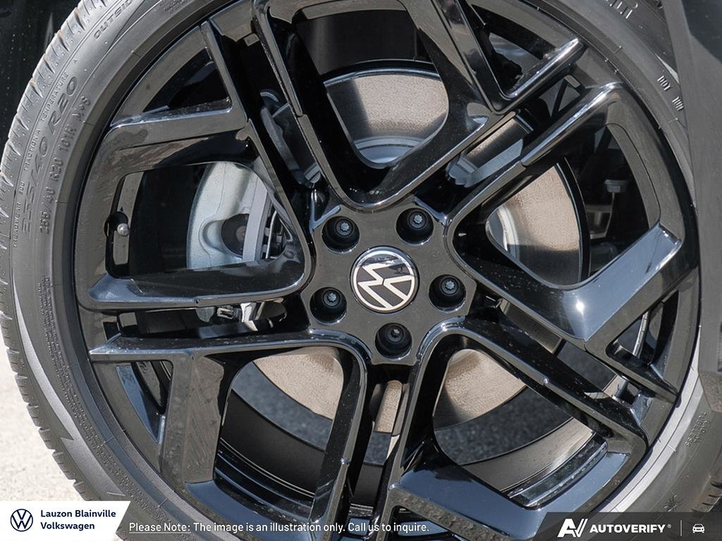 2026 Volkswagen Tiguan Comfortline R-Line Black Edition 4MOTION in Laval, Quebec - 6 - w1024h768px