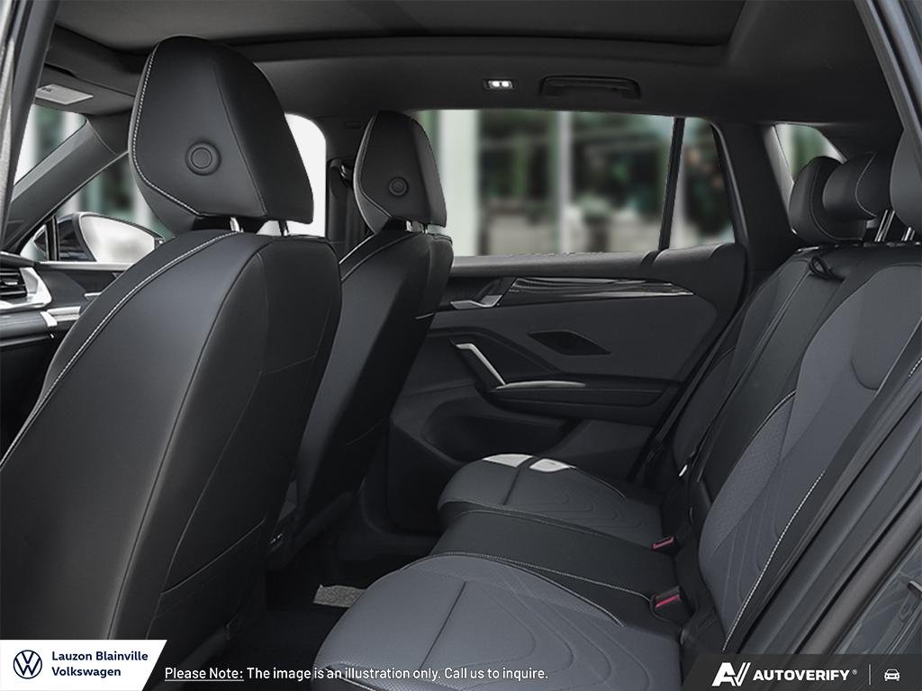2027 Volkswagen Tiguan Comfortline R-Line Black Edition 4MOTION in Laval, Quebec - 17 - w1024h768px