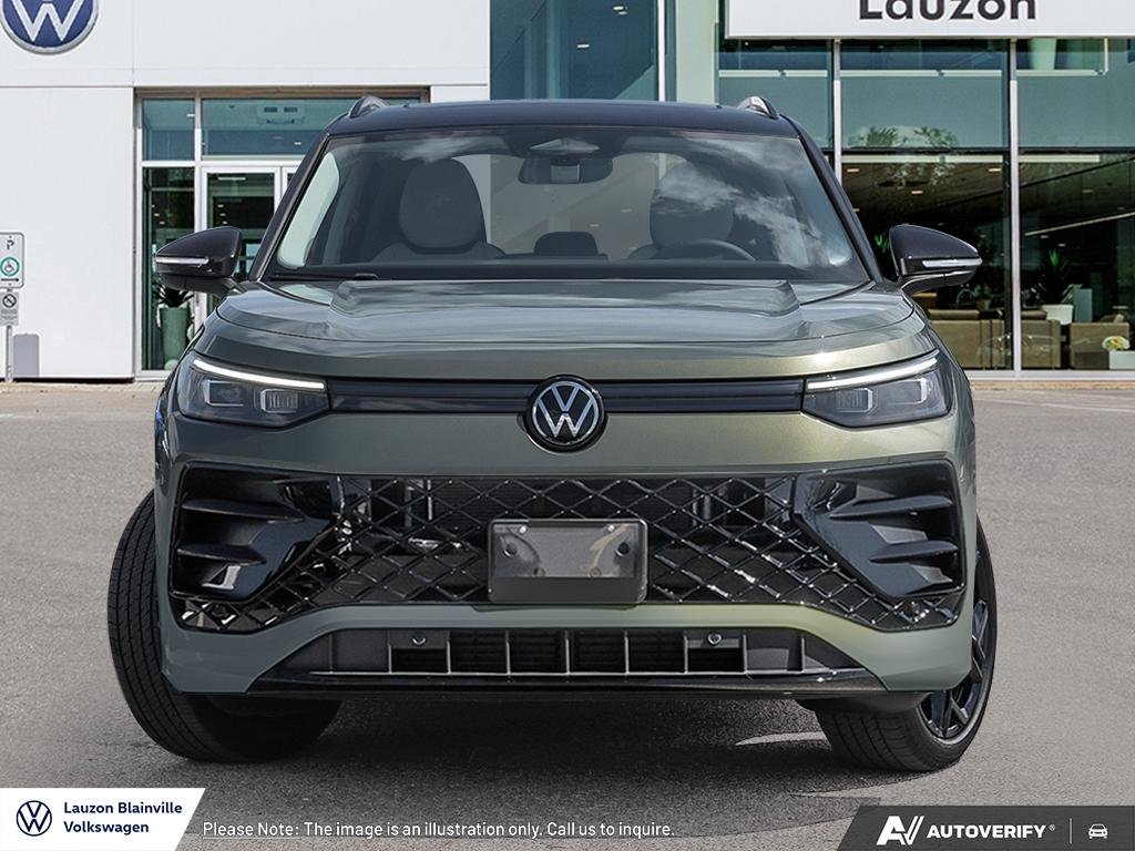 2027 Volkswagen Tiguan Comfortline R-Line Black Edition 4MOTION in Laval, Quebec - 2 - w1024h768px
