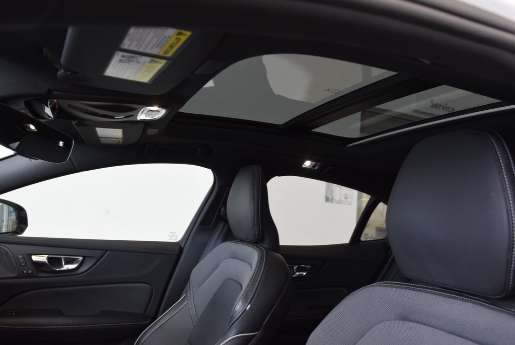 Volvo S60 R-Design+T5+CUIR+LED+NAV+ 2021 à Laval, Québec - 8 - w1024h768px