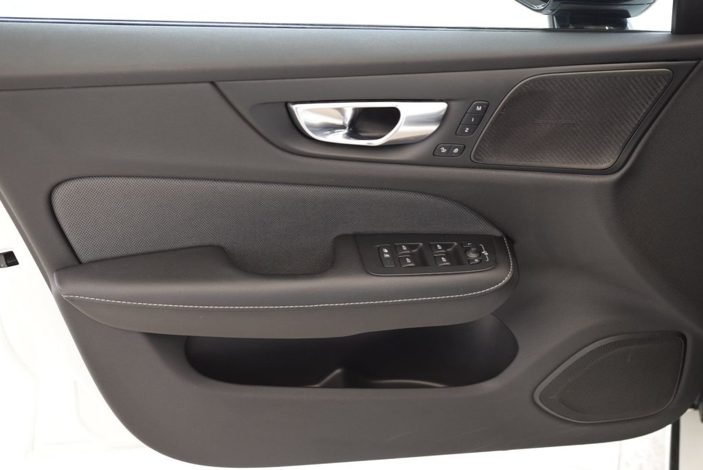 Volvo S60 R-Design+T5+CUIR+LED+NAV+ 2021 à Laval, Québec - 19 - w1024h768px