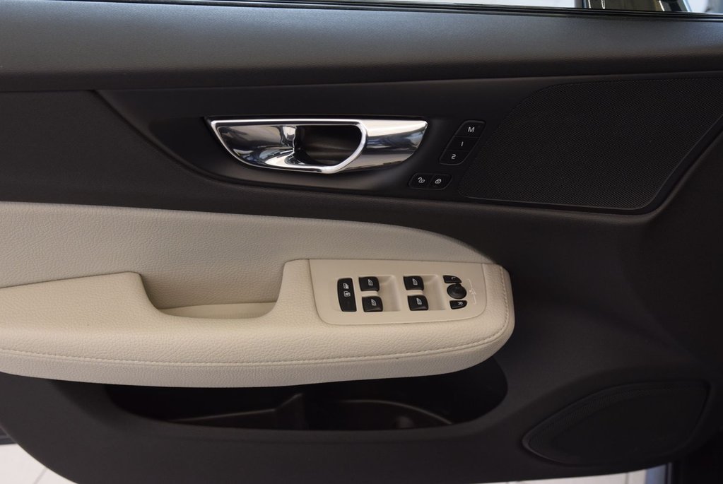 Volvo V60 Cross Country PREMIER PLUS PACK+AWD+TOIT 2020 à Laval, Québec - 22 - w1024h768px
