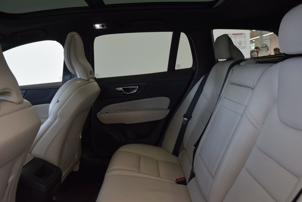 Volvo V60 Cross Country PREMIER PLUS PACK+AWD+TOIT 2020 à Laval, Québec - 21 - w1024h768px