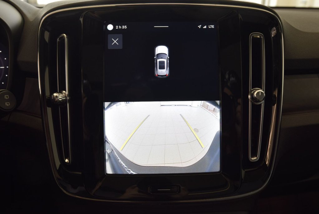2023 Volvo XC40 Recharge Pure Electric ULTIMATE+LED+TOIT+AWD+HARMAN in Laval, Quebec - 28 - w1024h768px