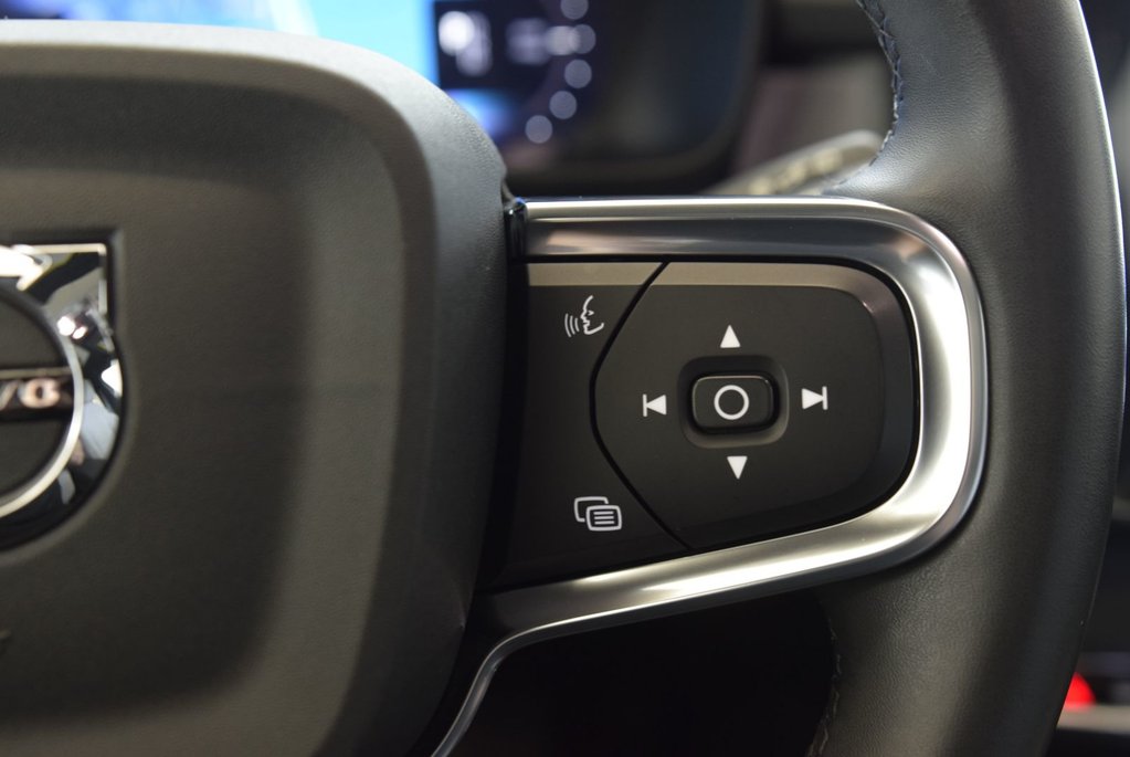 2023 Volvo XC40 Recharge Pure Electric ULTIMATE+LED+TOIT+AWD+HARMAN in Laval, Quebec - 25 - w1024h768px