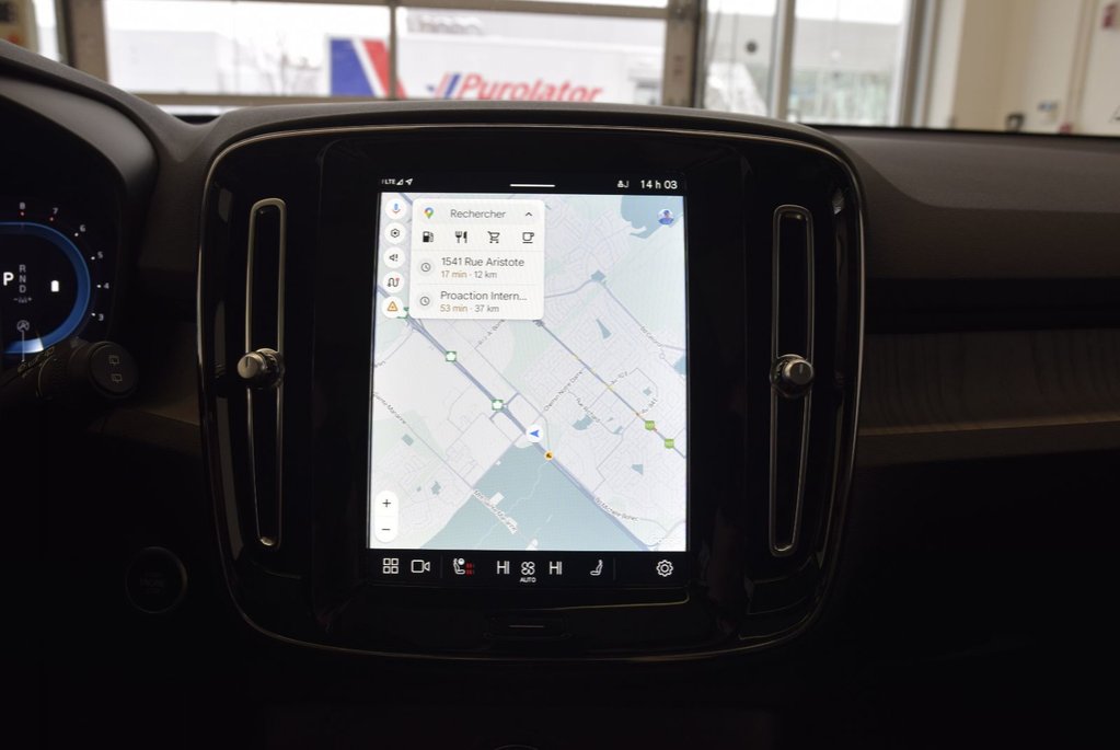 2023 Volvo XC40 Plus Dark Theme+HARMAN+AWD in Laval, Quebec - 24 - w1024h768px