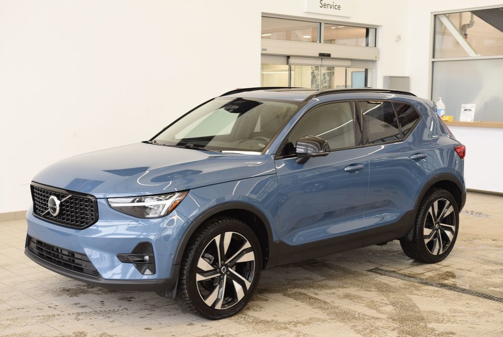 2023 Volvo XC40 Plus Dark Theme+HARMAN+AWD in Laval, Quebec - 33 - w1024h768px