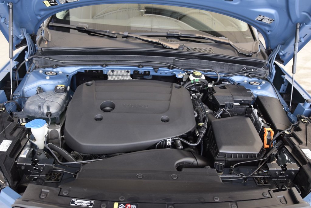 2023 Volvo XC40 Plus Dark Theme+HARMAN+AWD in Laval, Quebec - 30 - w1024h768px