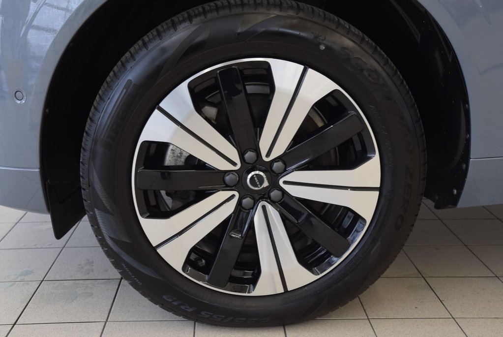 2024 Volvo XC60 Recharge T8+Plus Dark Theme+PHEV+LED+ in Laval, Quebec - 9 - w1024h768px