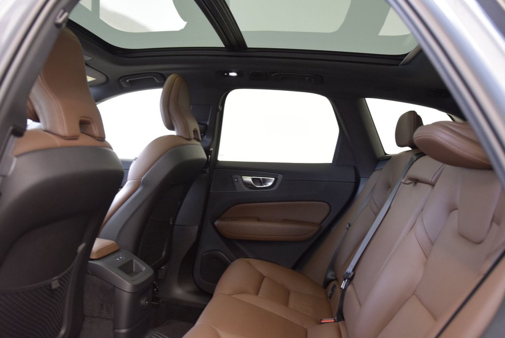 2024 Volvo XC60 Recharge T8+Plus Dark Theme+PHEV+LED+ in Laval, Quebec - 18 - w1024h768px