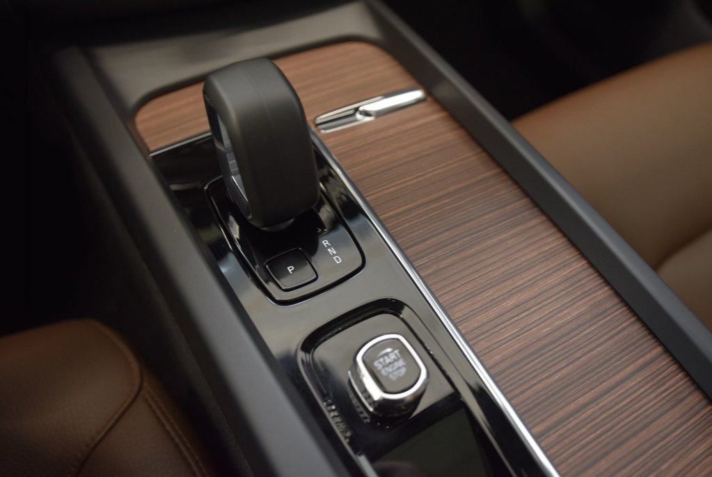 2024 Volvo XC60 Recharge T8+Plus Dark Theme+PHEV+LED+ in Laval, Quebec - 30 - w1024h768px