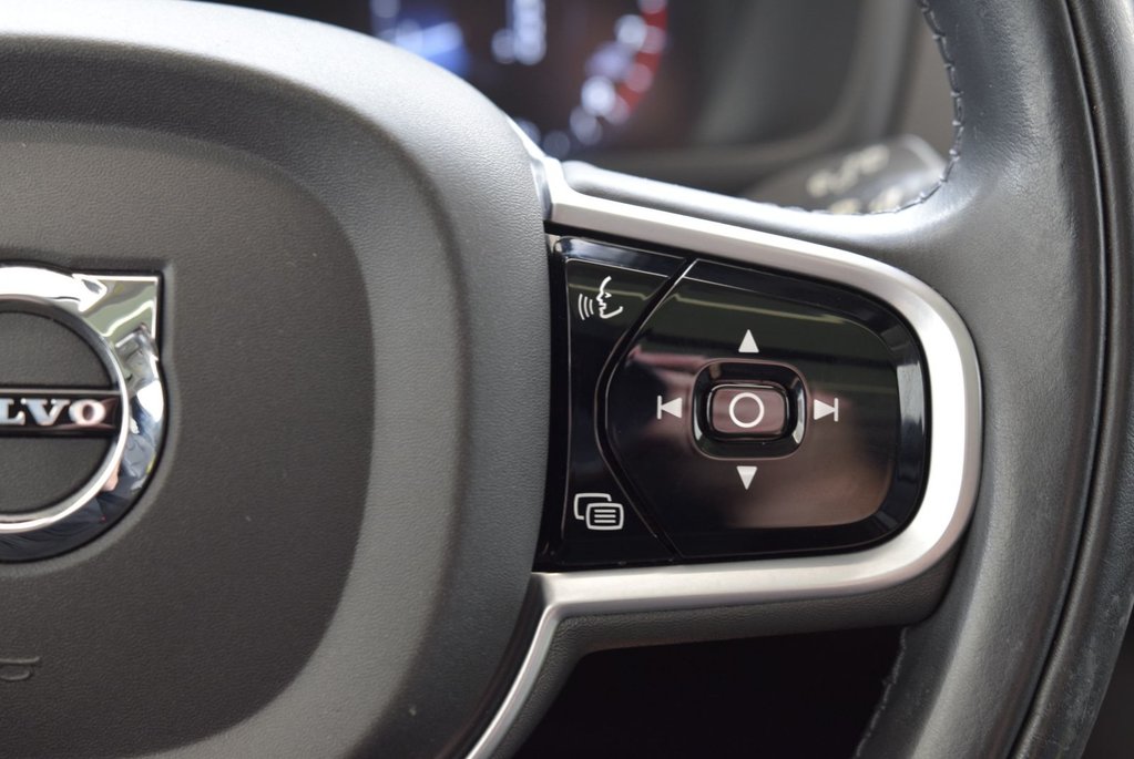 2019 Volvo XC90 T6+MOMENTUM+7 PASSAGERS+AWD in Laval, Quebec - 27 - w1024h768px