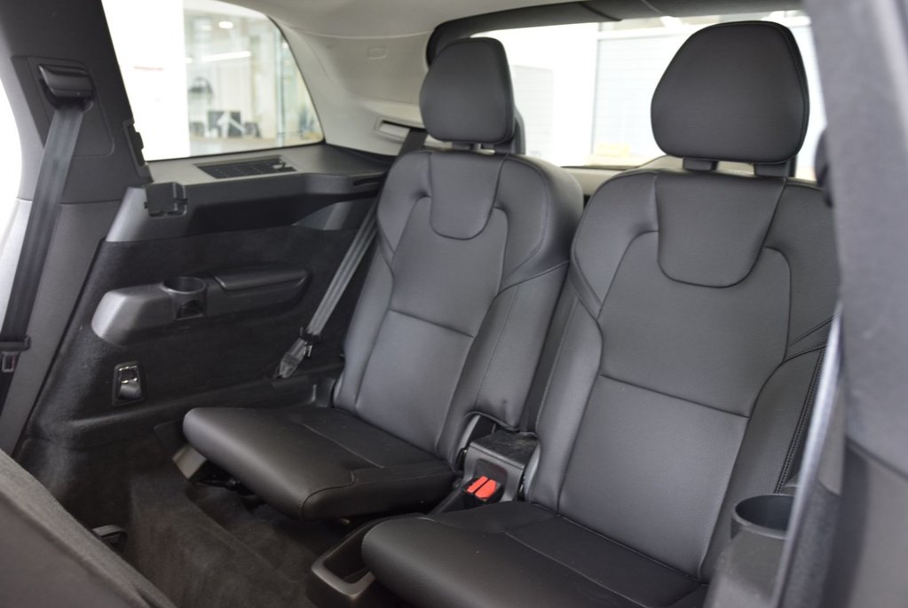 2019 Volvo XC90 T6+MOMENTUM+7 PASSAGERS+AWD in Laval, Quebec - 10 - w1024h768px