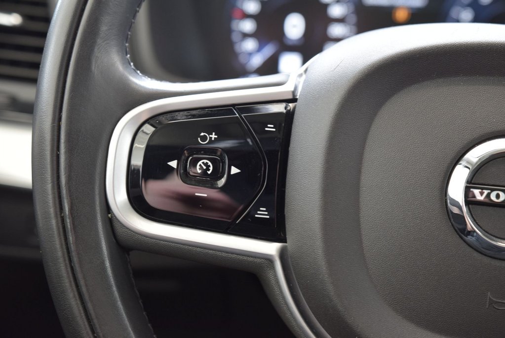 2019 Volvo XC90 T6+MOMENTUM+7 PASSAGERS+AWD in Laval, Quebec - 26 - w1024h768px
