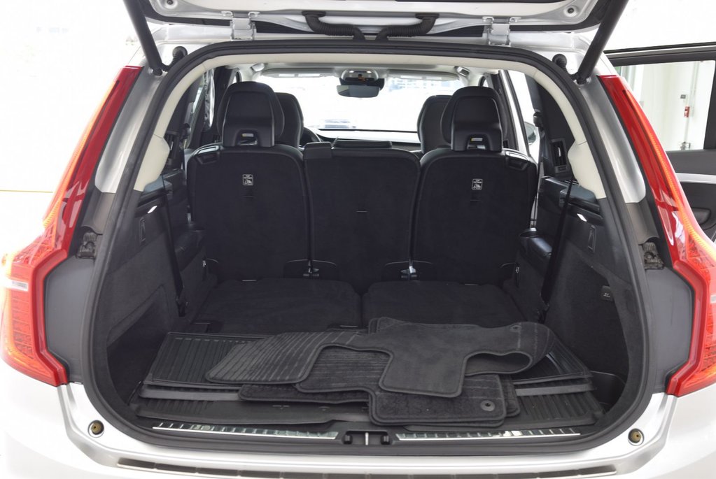 2019 Volvo XC90 T6+MOMENTUM+7 PASSAGERS+AWD in Laval, Quebec - 21 - w1024h768px