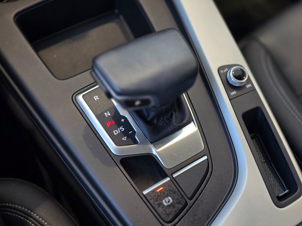 2023 Audi A4 KOMFORT QUATTRO | 8 PNEUS | DÉMARREUR | TOIT | +++ in Laval, Quebec - 14 - w1024h768px