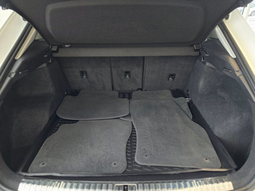 2021 Audi Q3 Progressiv | AWD | TOIT | CUIR | BAS KM | +++ in Laval, Quebec - 9 - w1024h768px