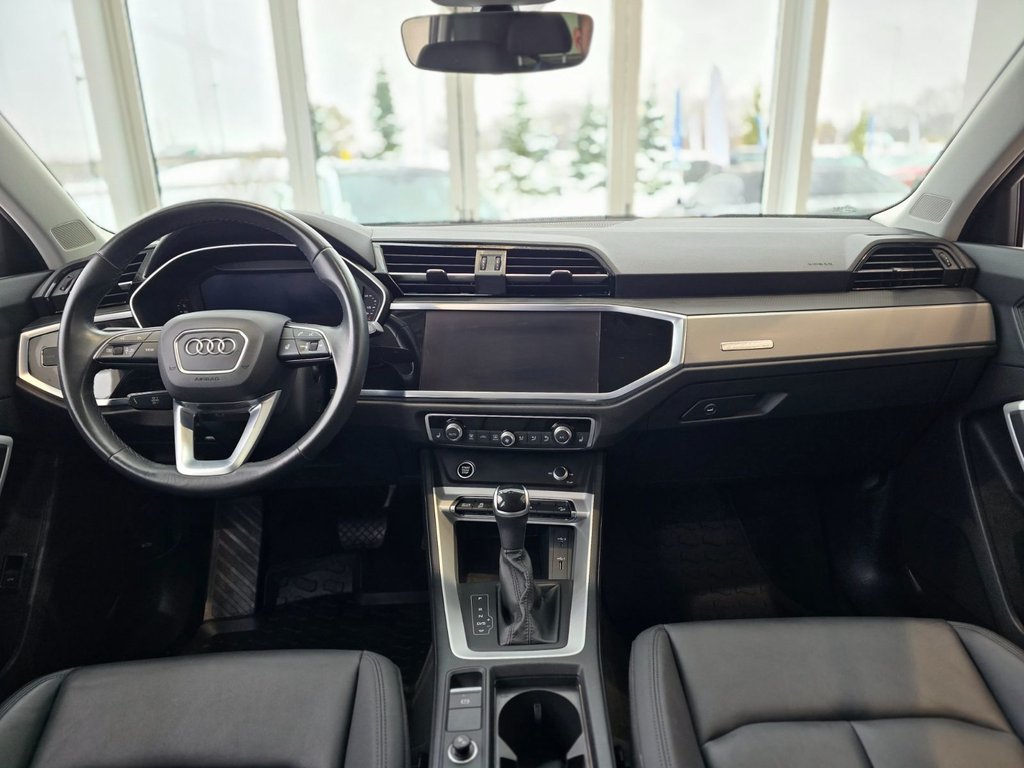 2021 Audi Q3 Progressiv | AWD | TOIT | CUIR | BAS KM | +++ in Laval, Quebec - 11 - w1024h768px