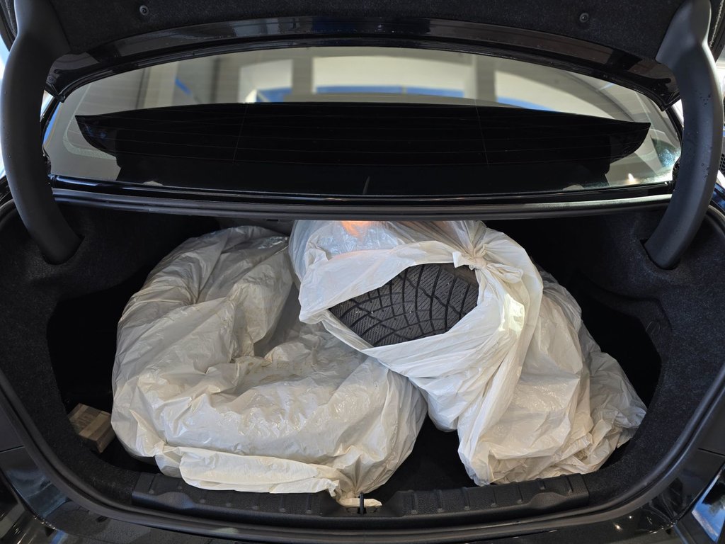 2018 BMW 3 Series 330i xDrive | BAS KM | 8 PNEUS | CAM | TOIT | +++ in Laval, Quebec - 8 - w1024h768px