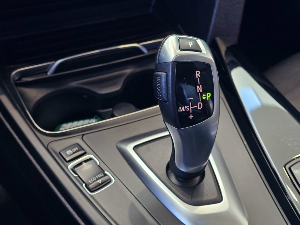 2018 BMW 3 Series 330i xDrive | BAS KM | 8 PNEUS | CAM | TOIT | +++ in Laval, Quebec - 14 - w1024h768px