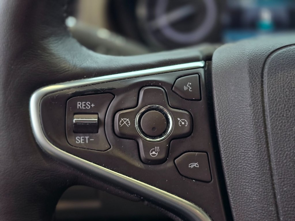 Buick Regal Premium | BAS KM | DÉMARREUR | TOIT | CUIR | +++ 2016 à Laval, Québec - 12 - w1024h768px