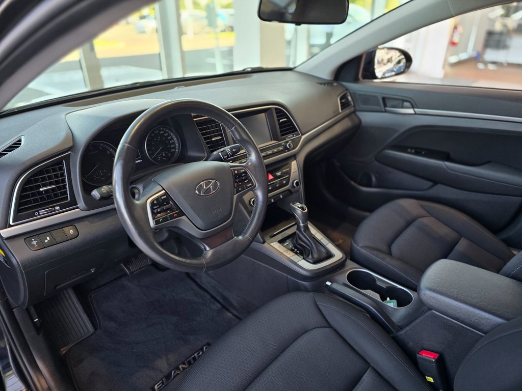 Hyundai Elantra GL AUTOMATIQUE | CARPLAY | CAMÉRA | BAS KM !! 2017 à Laval, Québec - 10 - w1024h768px