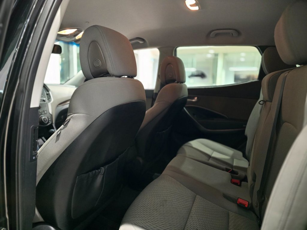 Hyundai Santa Fe Sport BASE | BAS KM | DÉMARREUR | 8 ROUES | +++ 2017 à Laval, Québec - 10 - w1024h768px