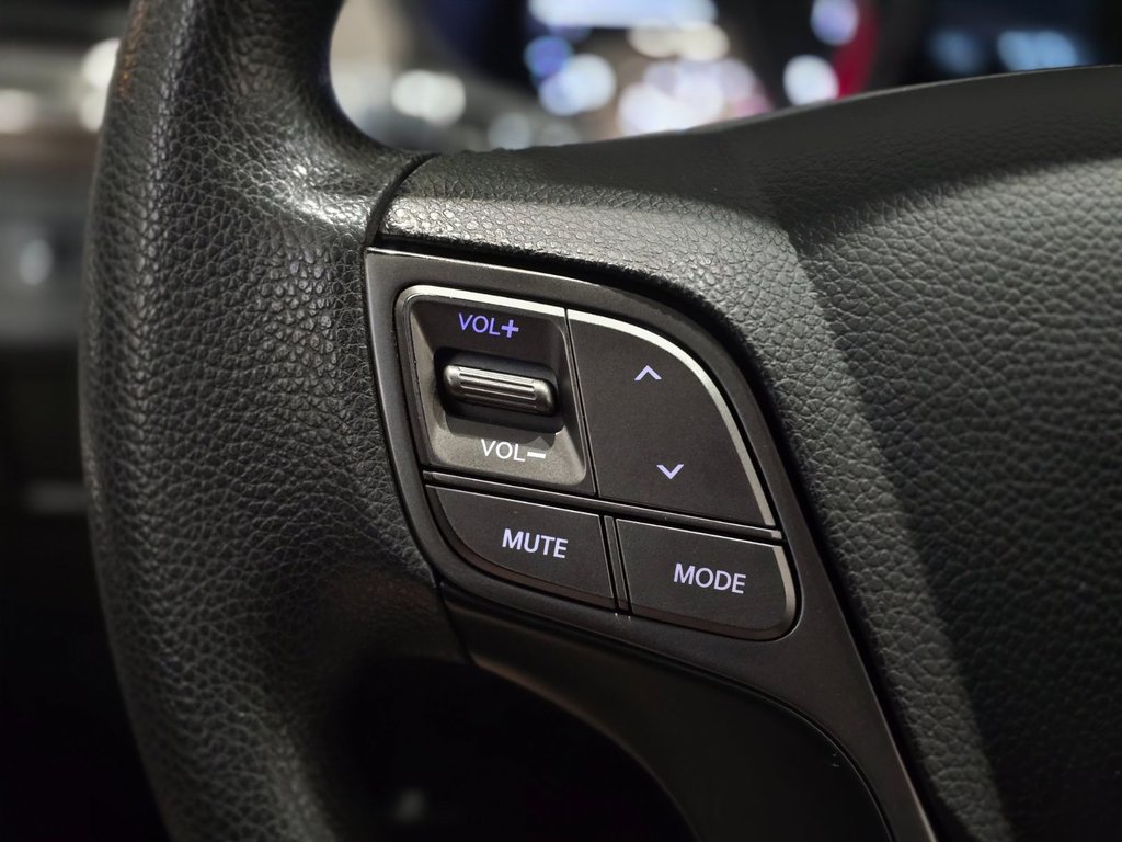 Hyundai Santa Fe Sport BASE | BAS KM | DÉMARREUR | 8 ROUES | +++ 2017 à Laval, Québec - 14 - w1024h768px