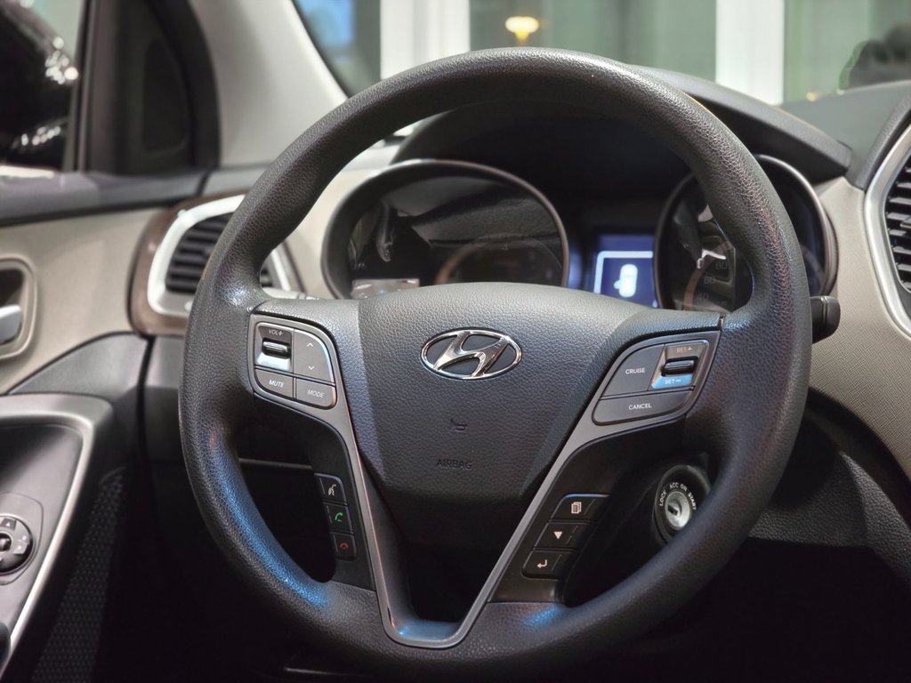 Hyundai Santa Fe Sport BASE | BAS KM | DÉMARREUR | 8 ROUES | +++ 2017 à Laval, Québec - 12 - w1024h768px
