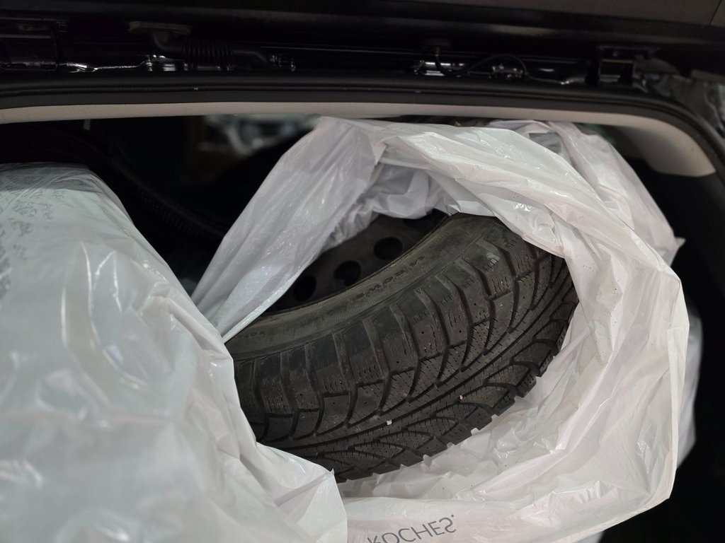 Hyundai Santa Fe Sport BASE | BAS KM | DÉMARREUR | 8 ROUES | +++ 2017 à Laval, Québec - 9 - w1024h768px