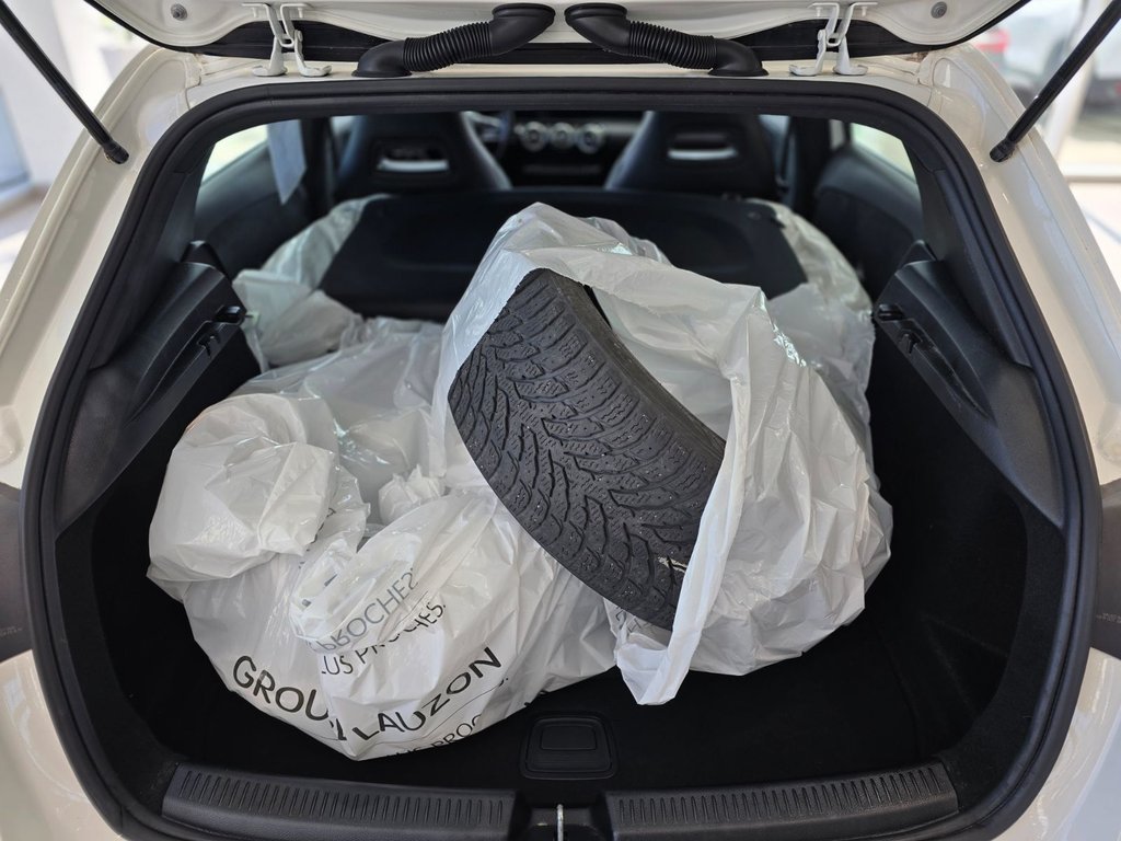 2021 Mercedes-Benz A-Class A 250 4MATIC | CARPLAY | CAMÉRA | CUIR | NAV +++ in Laval, Quebec - 9 - w1024h768px