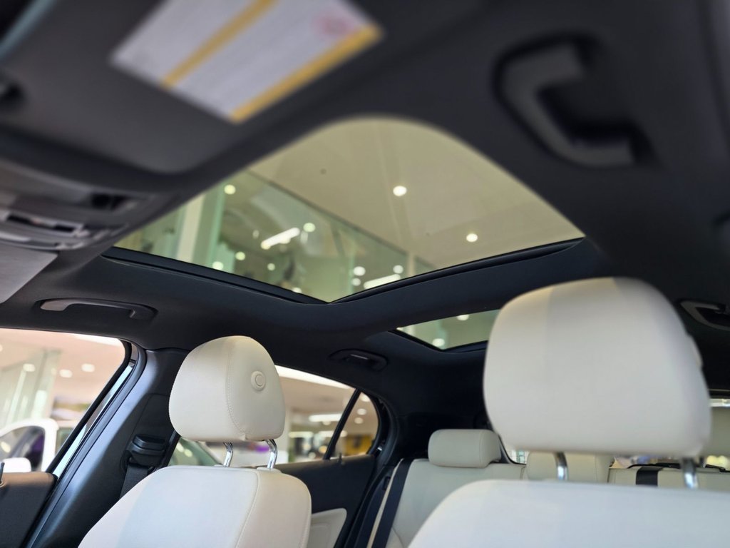 2018 Mercedes-Benz GLA 250 SPORT PACKAGE | TOIT PANO | CUIR | 4MATIC in Laval, Quebec - 20 - w1024h768px