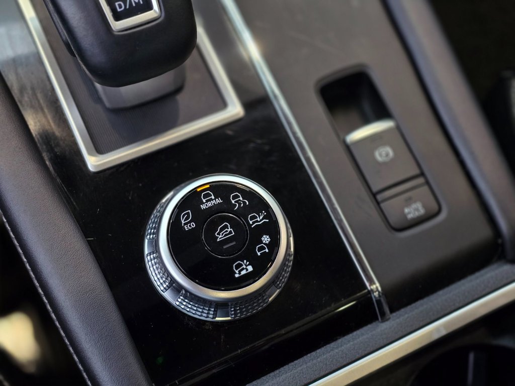 2023 Mitsubishi Outlander OUTLANDER SE | TOIT PANO | VOLANT CHAUFFANT | +++ in Laval, Quebec - 17 - w1024h768px