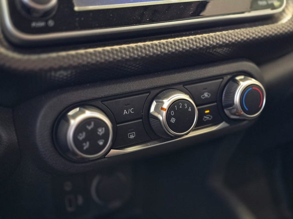 2020 Nissan Kicks S | DÉMARREUR | BLUETOOTH | SIÈGES CHAUFFANTS | ++ in Laval, Quebec - 16 - w1024h768px