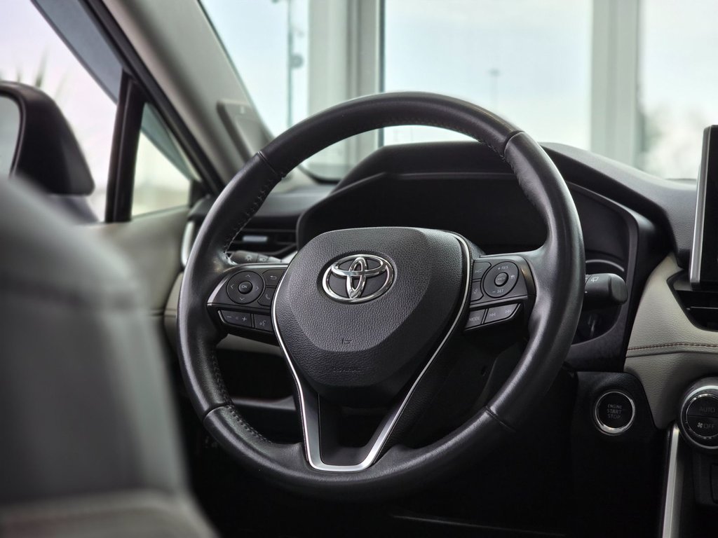 2019 Toyota RAV4 Limited AWD | PANO | CUIR | NAV | CAM 360 | +++ in Laval, Quebec - 12 - w1024h768px