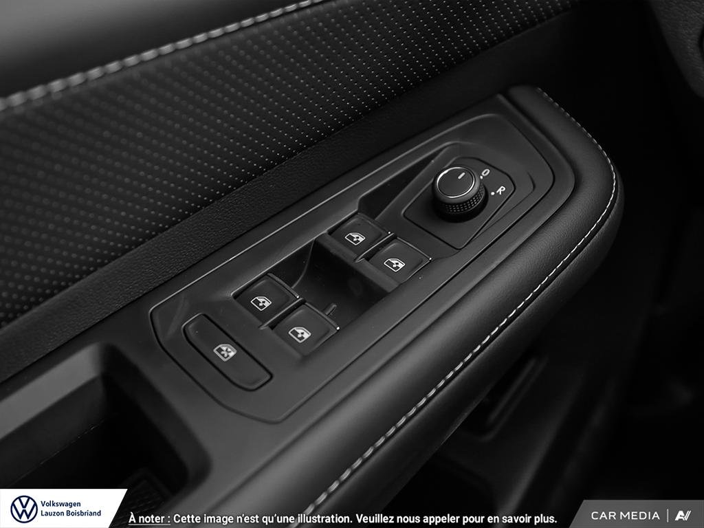 Volkswagen Atlas Cross Sport Comfortline R-Line Black Edition 2025 à Laval, Québec - 15 - w1024h768px