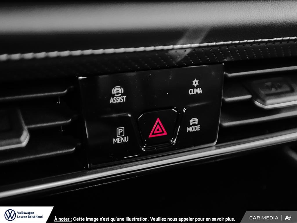 Volkswagen Atlas Cross Sport Comfortline R-Line Black Edition 2025 à Laval, Québec - 23 - w1024h768px