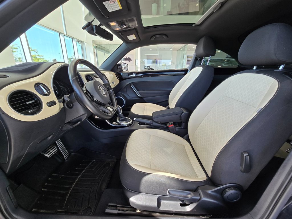 Volkswagen Beetle Wolfsburg Edition | TOIT | CAMÉRA | CARPLAY | +++ 2019 à Laval, Québec - 17 - w1024h768px