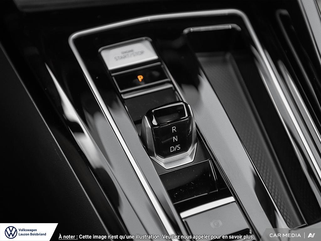 2025 Volkswagen Golf R Black Edition in Laval, Quebec - 17 - w1024h768px
