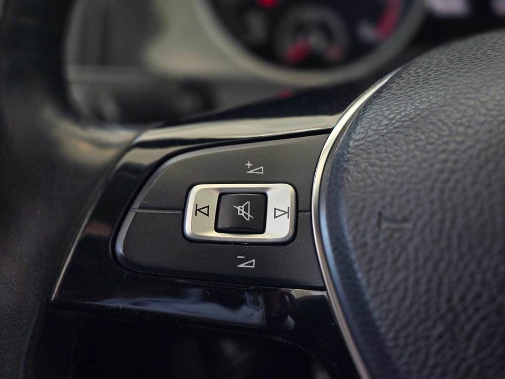 2018 Volkswagen Golf Trendline 3 PORTES | CARPLAY | CAMÉRA | BLUETOOTH in Laval, Quebec - 13 - w1024h768px