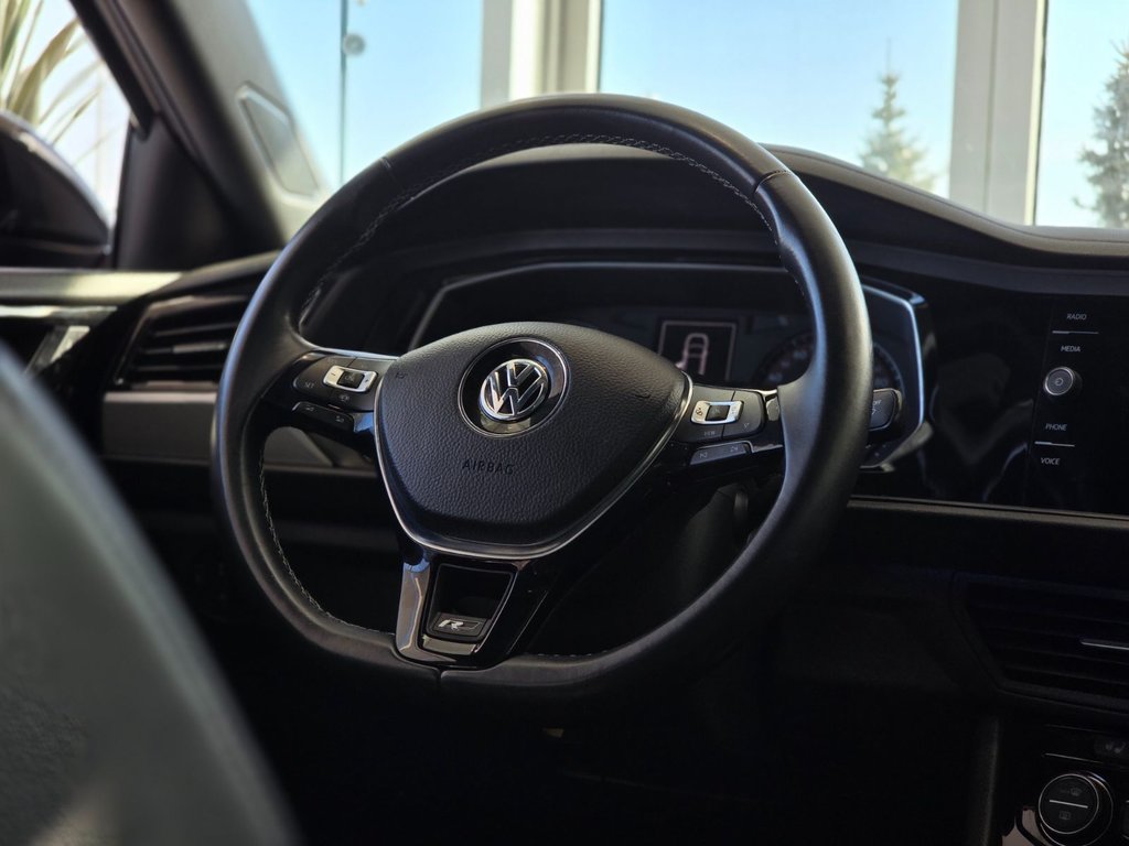 Volkswagen Jetta Highline R-LINE | TOIT | CUIR | NAV | CARPLAY | ++ 2020 à Laval, Québec - 13 - w1024h768px