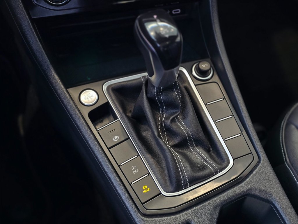 2023 Volkswagen Jetta Comfortline Sport DÉMARREUR | TOIT | CUIR | +++ in Laval, Quebec - 16 - w1024h768px