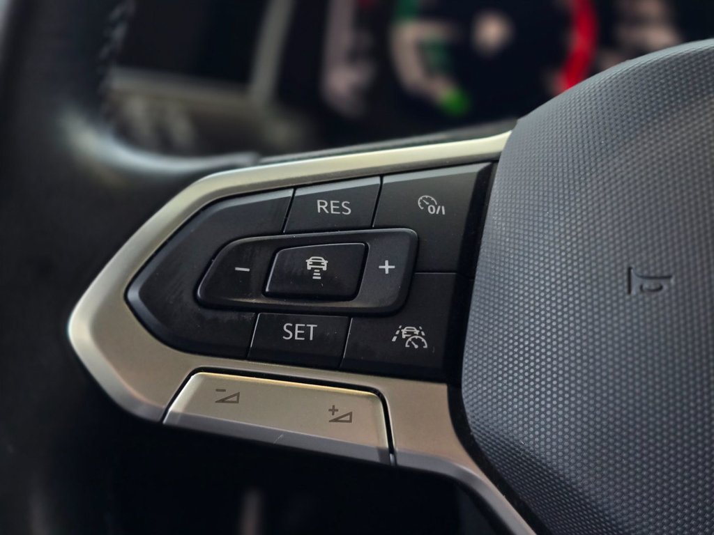 2023 Volkswagen Jetta Comfortline Sport DÉMARREUR | TOIT | CUIR | +++ in Laval, Quebec - 14 - w1024h768px